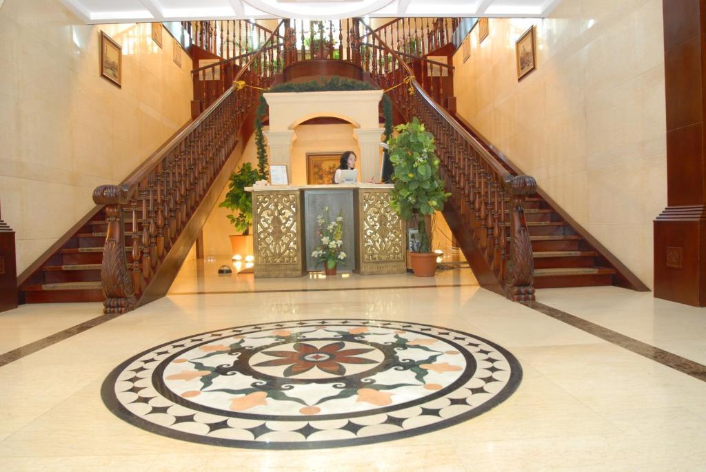 Merey Hotel Karagandy エクステリア 写真