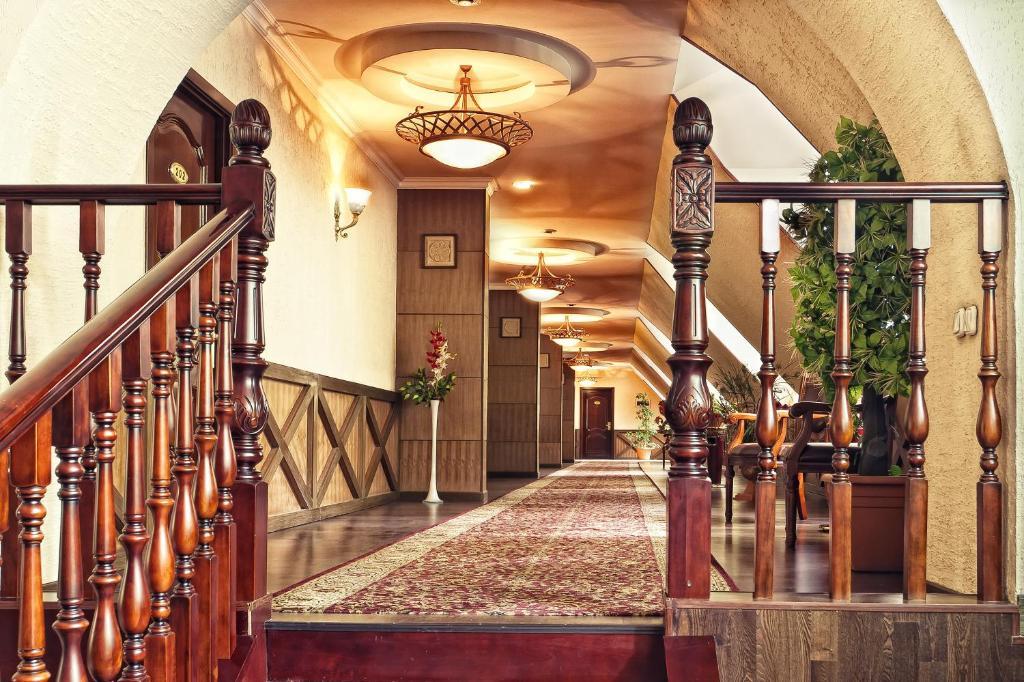 Merey Hotel Karagandy エクステリア 写真